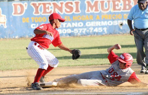 Acción del juego entre Estados Unidos y Dominicana